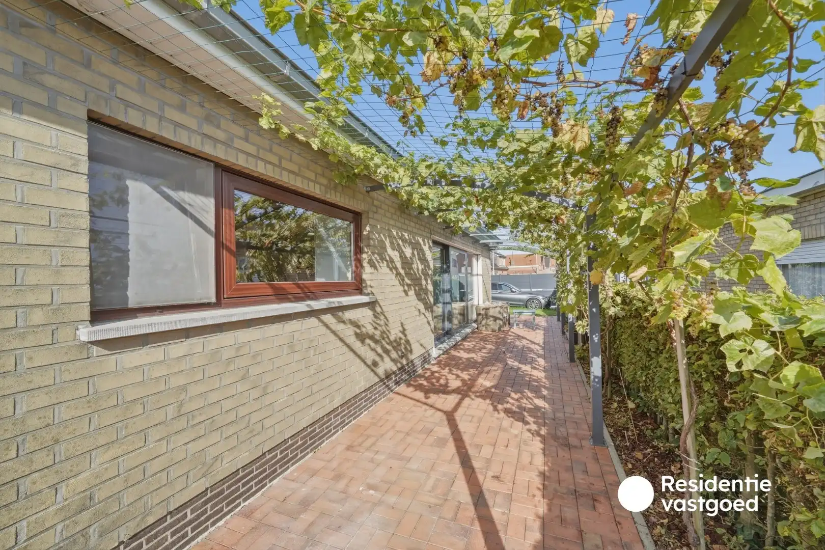 Bungalow met zongerichte tuin en 3 slaapkamers foto 25