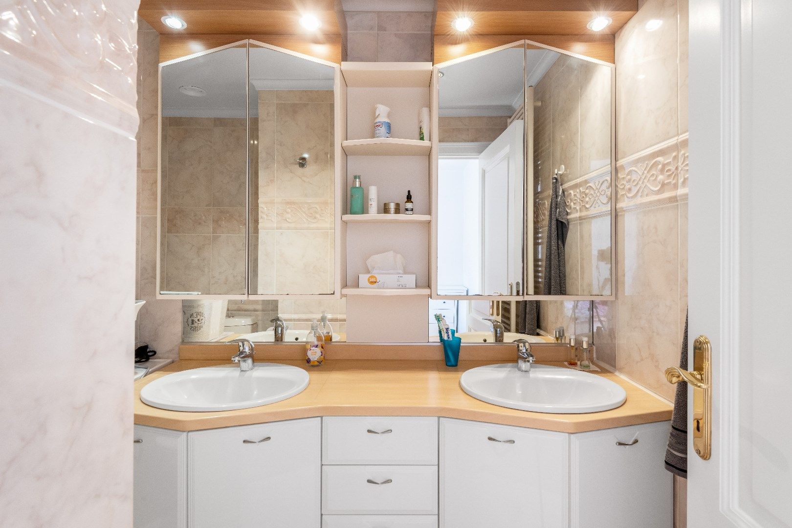 Duplex appartement in een villa-residentie te Albertstrand. Inclusief garage. foto 17