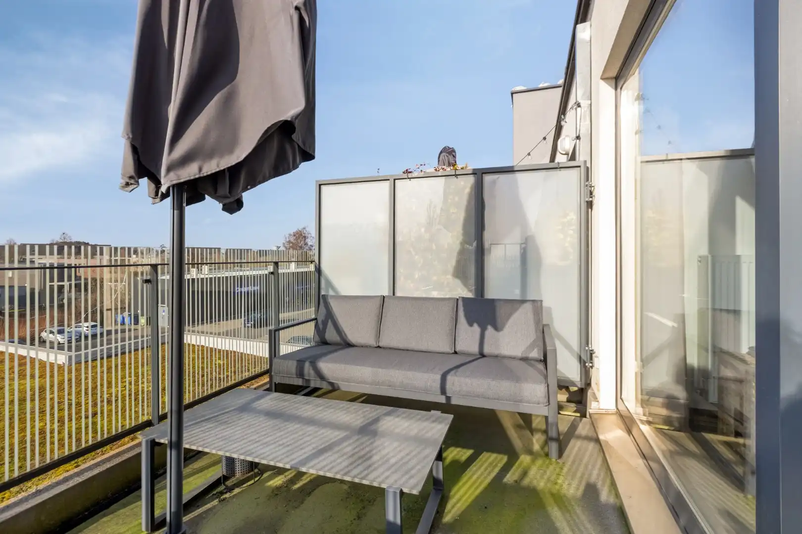 LICHTRIJK APP. VAN 90M² MET 2 SLPK., TERRAS en AUTOSTANDPLAATS OP TOPLOCATIE in BILZEN-HOESELT! foto 18