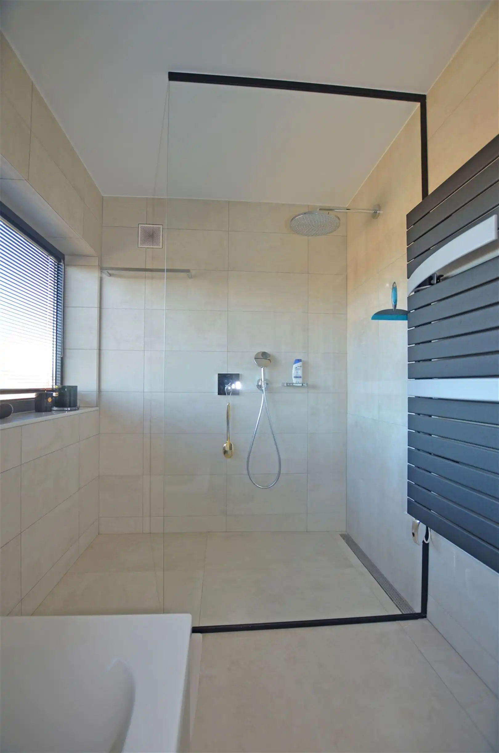 Landelijk gelegen villa met weids zicht. foto 13