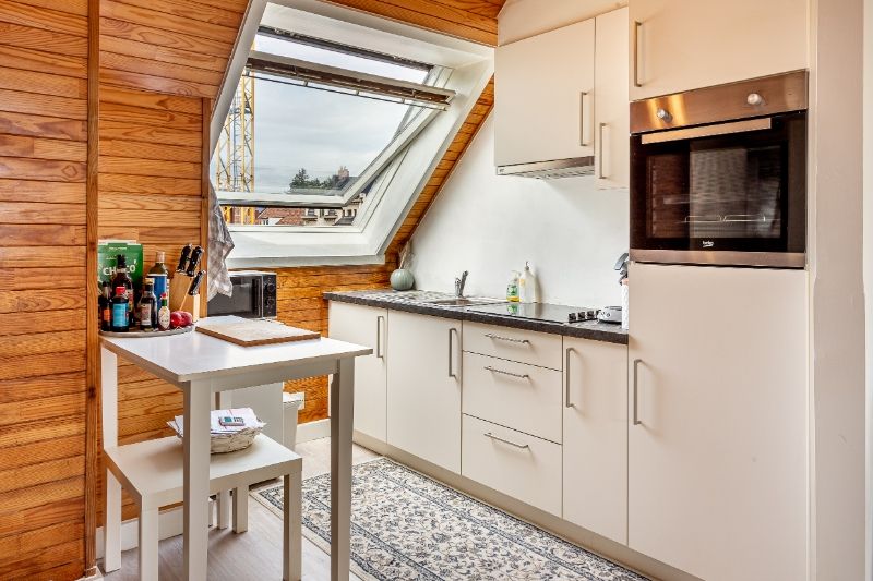 Mooi instapklaar 1 slaapkamer appartement nabij station! foto 6