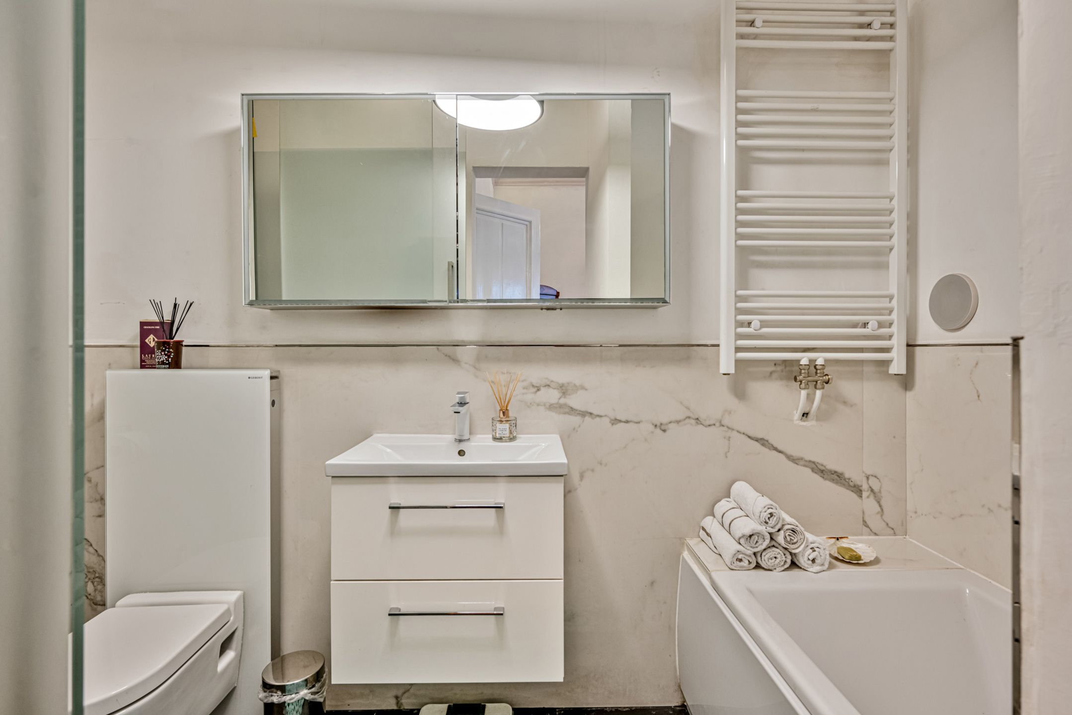 Exclusief gerenoveerd herenhuis in hartje Brussel foto 29