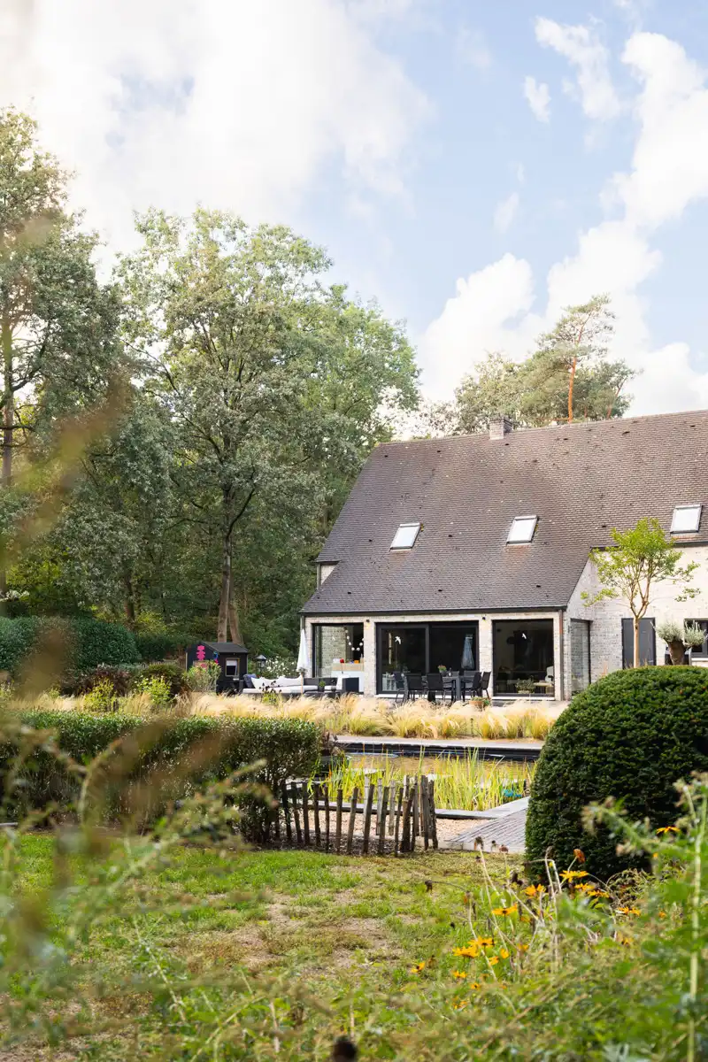 Royale villa met zwemvijver en polyvalent bijgebouw foto 26