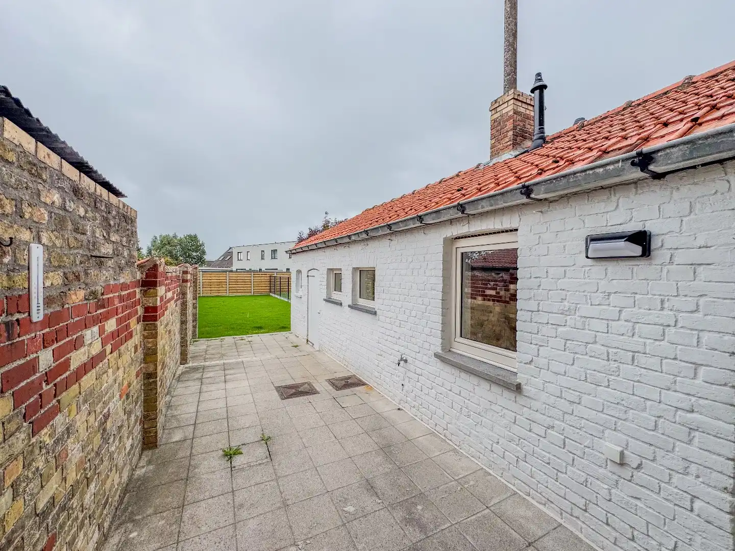 Gezellige woning met 2 slaapkamers, dressing en tuin. foto 7