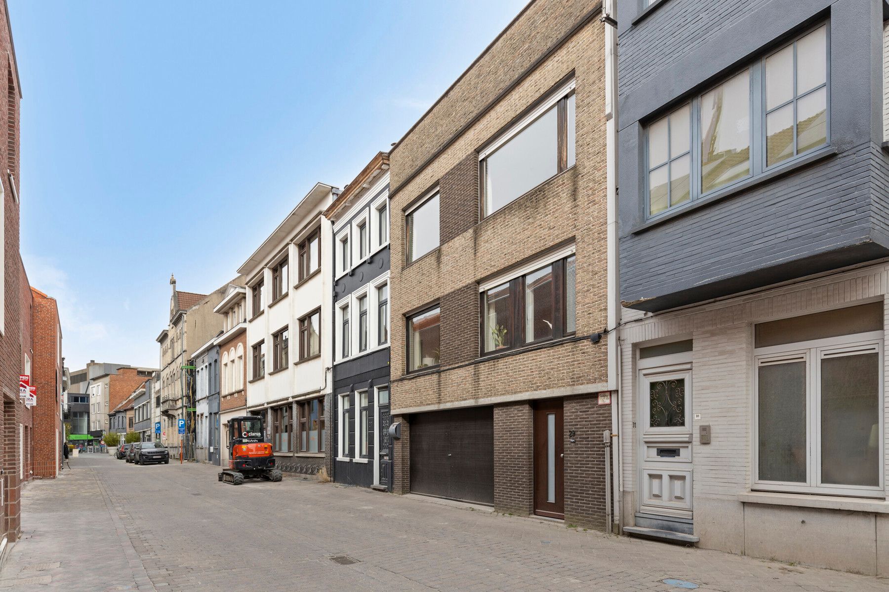 Instapklare stadswoning met grote garage ! foto 21