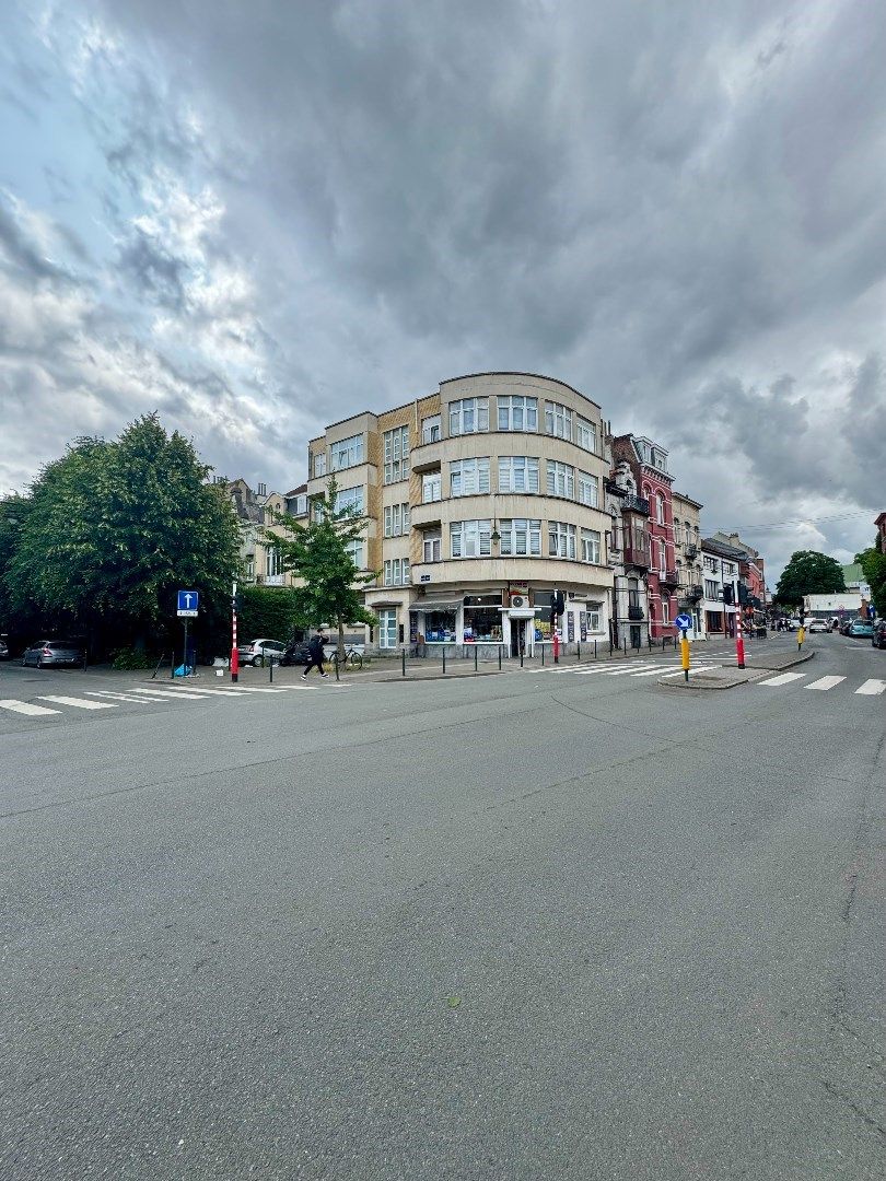 Licht en ruim 2-slaapkamerappartement te koop in Laken foto 28