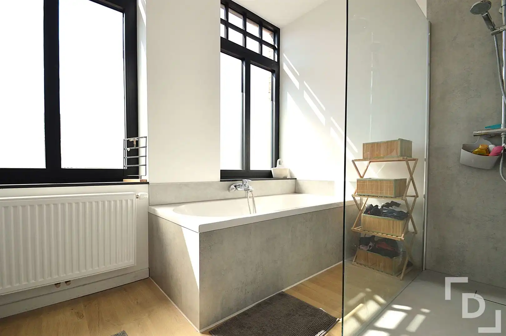 Volledig gerenoveerde, karaktervolle woning met tuin in Ieperse stadscentrum foto 12