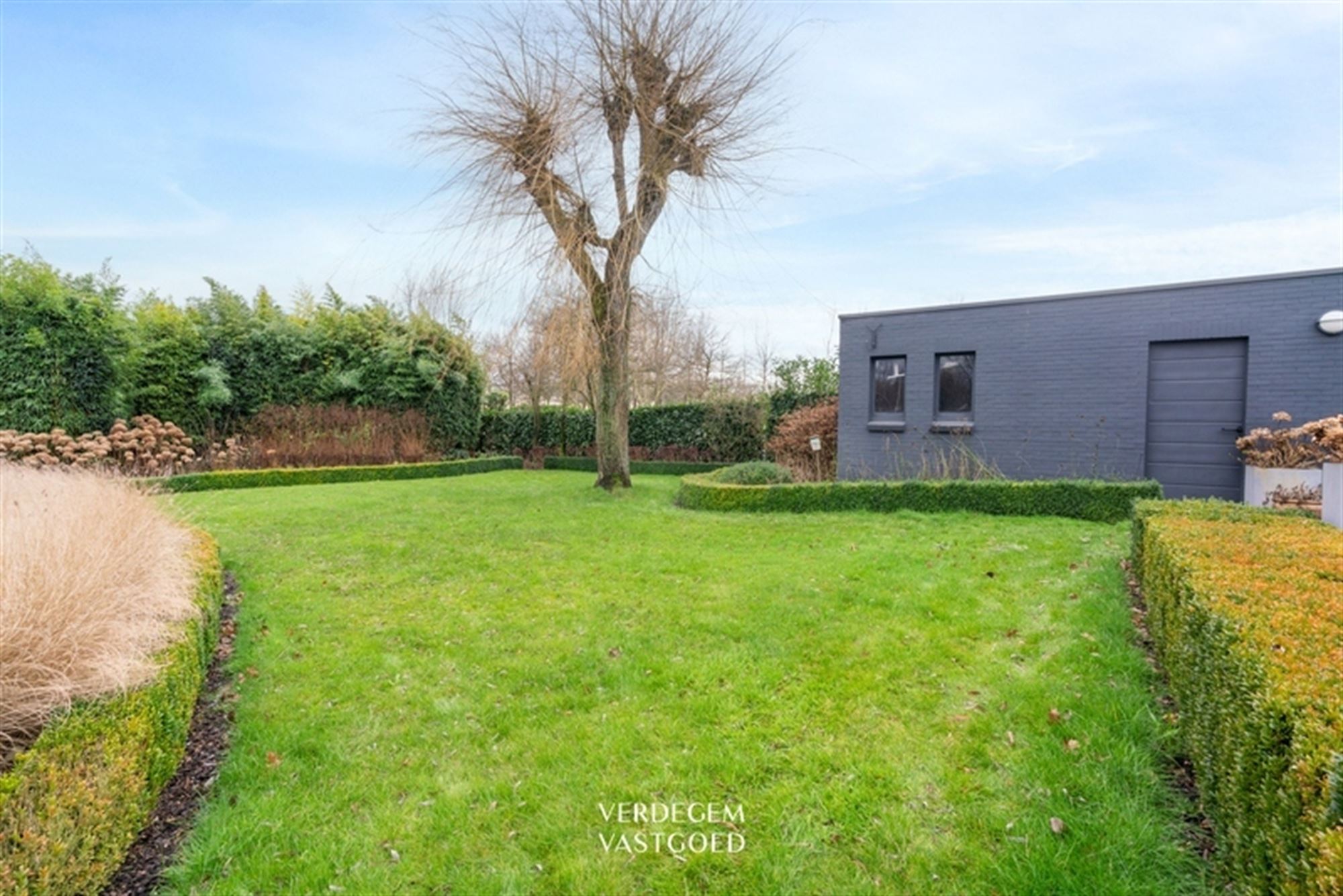 Architectenvilla met aparte studio en Wase zichten foto 19