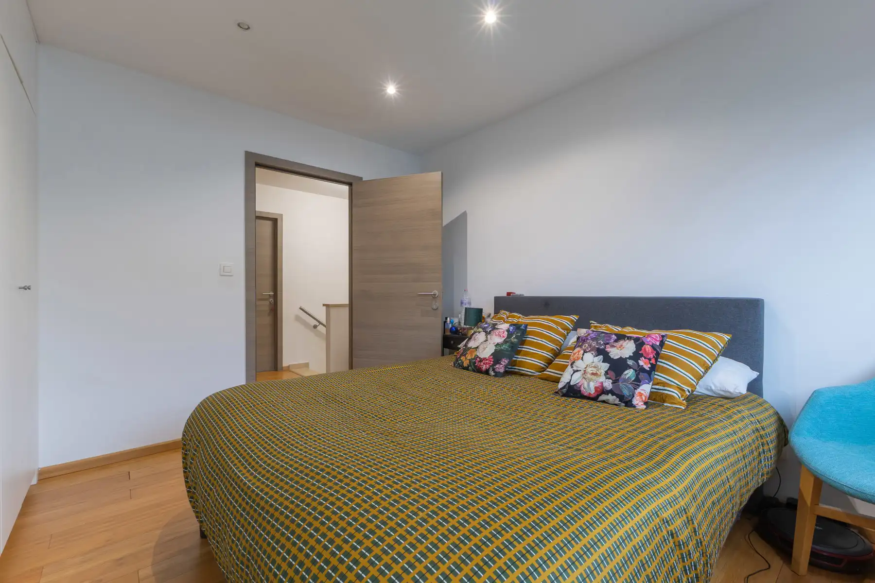 Gerenoveerde en goed onderhouden villa met 4 slaapkamers. foto 21