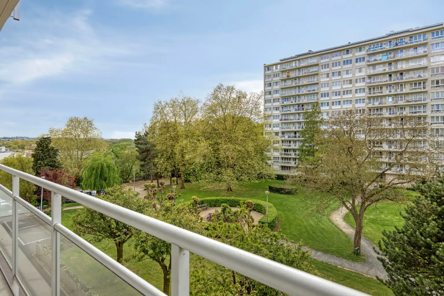 Op te frissen appartement met prachtig uitzicht op het park foto 14