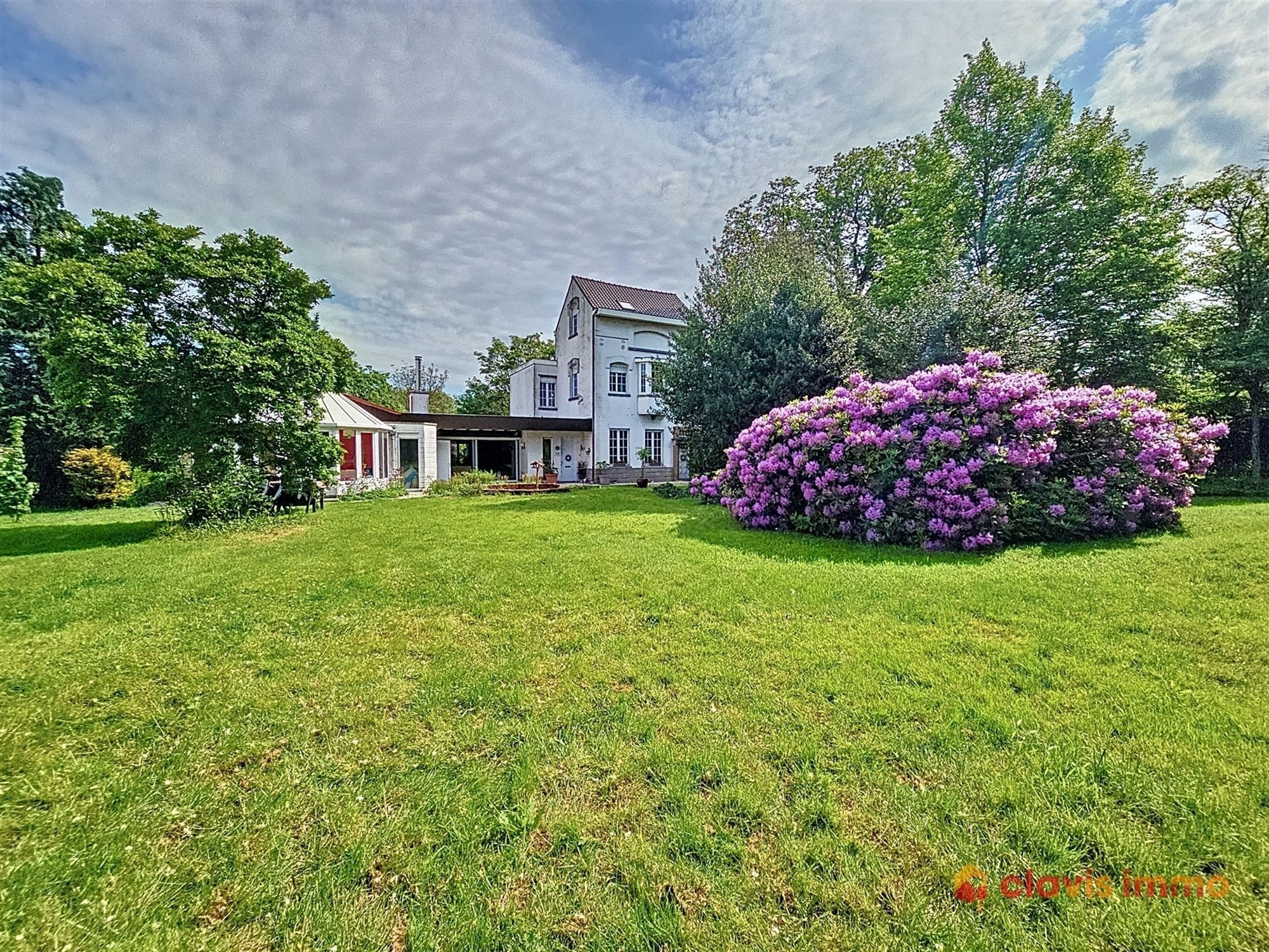 Authentieke villa met grote tuin foto 2