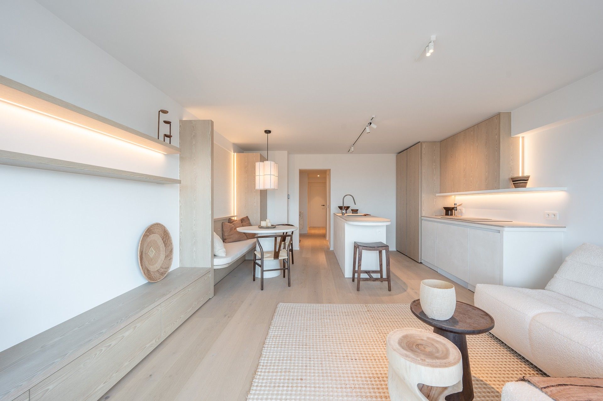 Exclusief gerenoveerd appartement op de Zeedijk in Duinbergen foto 4