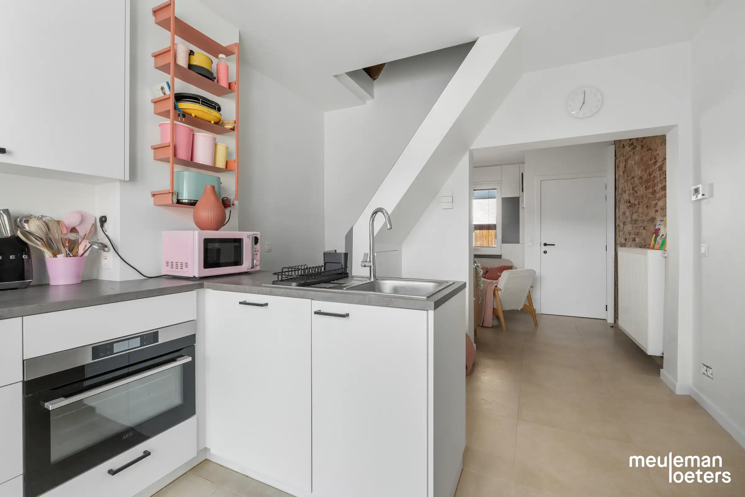 Jouw eerste eigen thuis of een slimme investering in hartje Torhout! foto 7