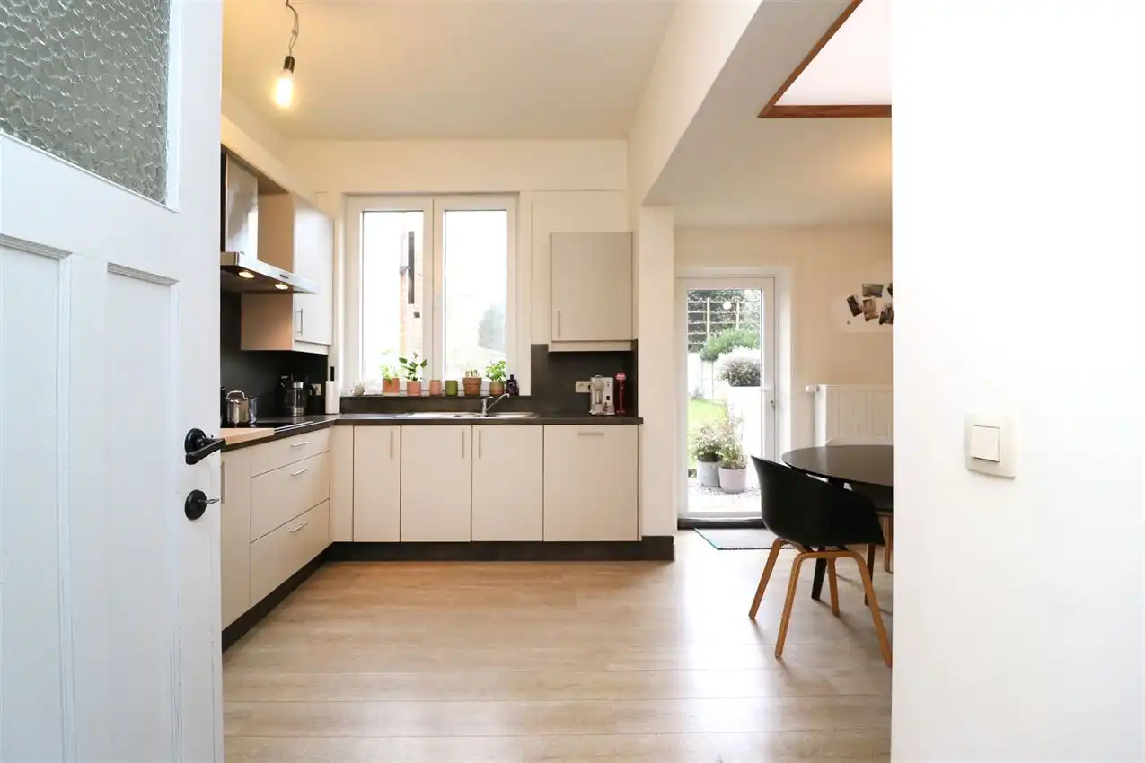 Gerenoveerde woning met tuin, centraal gelegen nabij centrum en E 314 foto 5