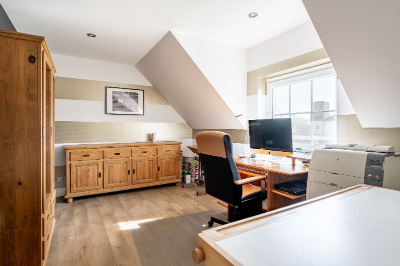 Charmante villa met zwembad, 5 slaapkamers in een rustige buurt! foto 16