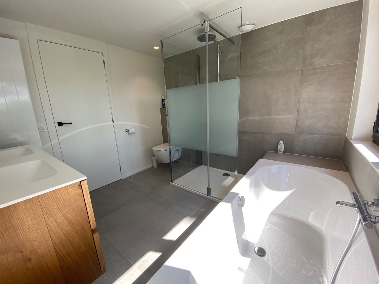 Net gerenoveerde woning met 4 slaapkamers foto 20