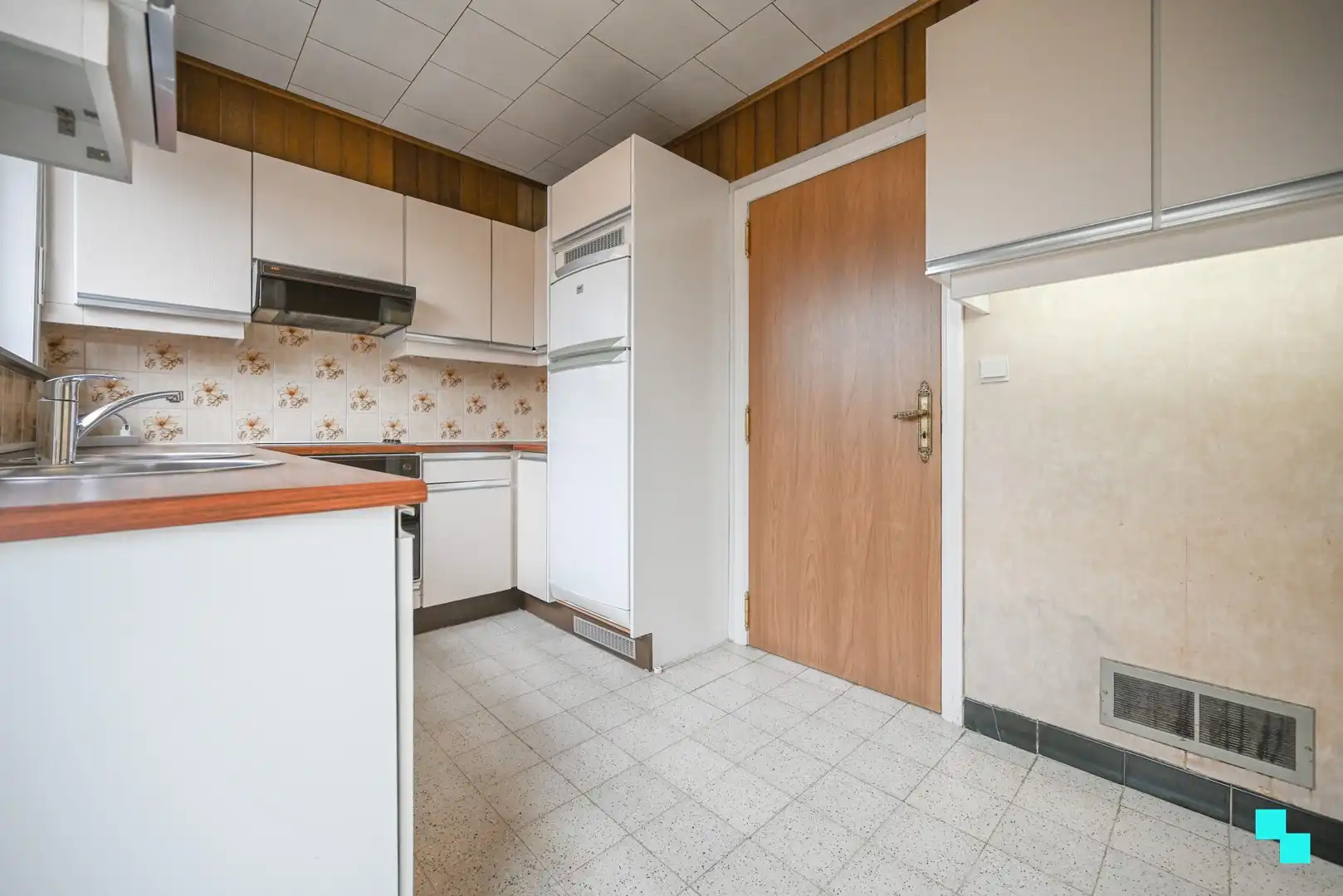Ruime woonst met vier slaapkamers in het hartje van Kachtem foto 11