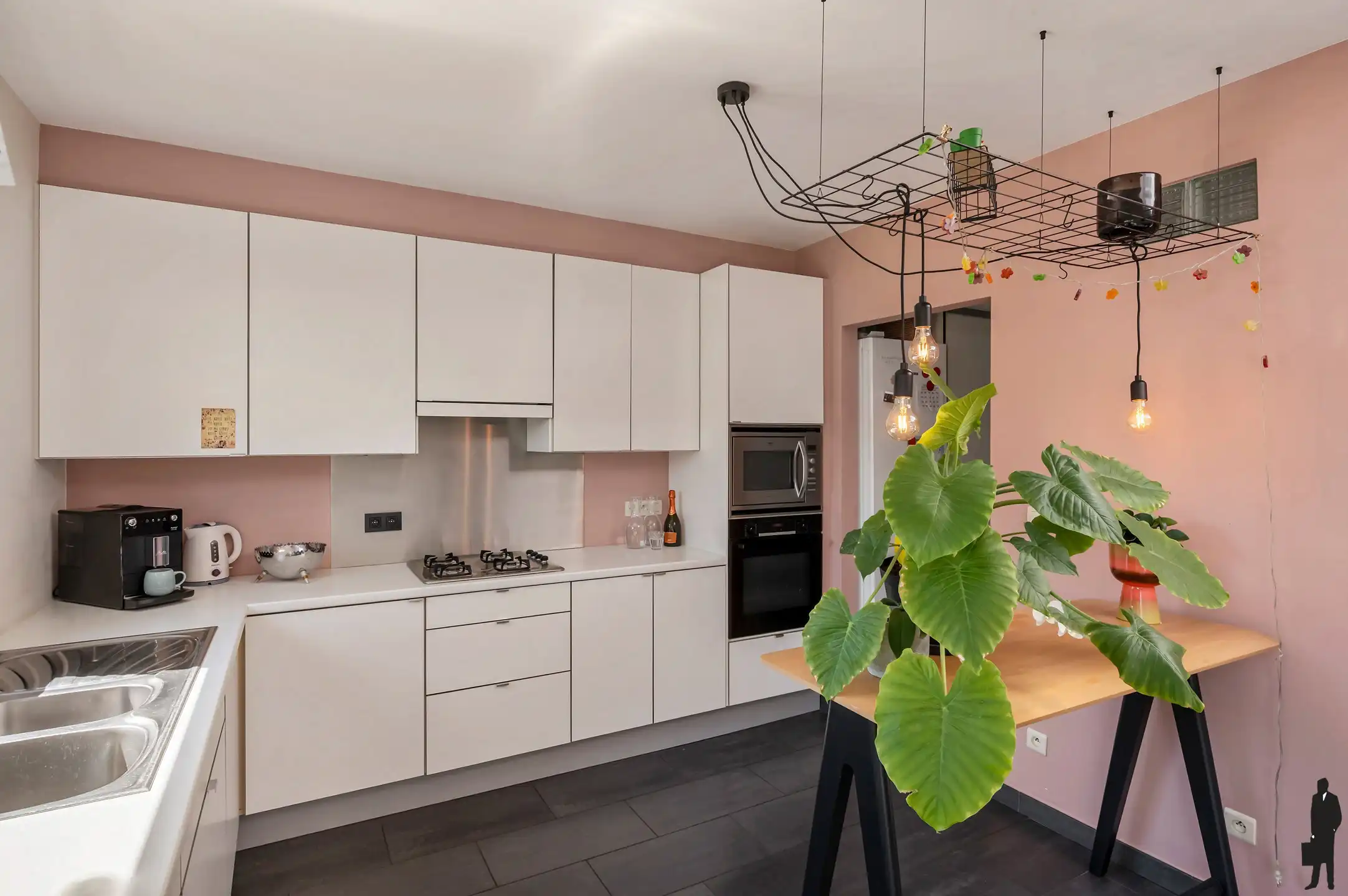 Fijne gezinswoning met 5 slaapkamers en een heerlijke tuin, in het centrum. foto 28