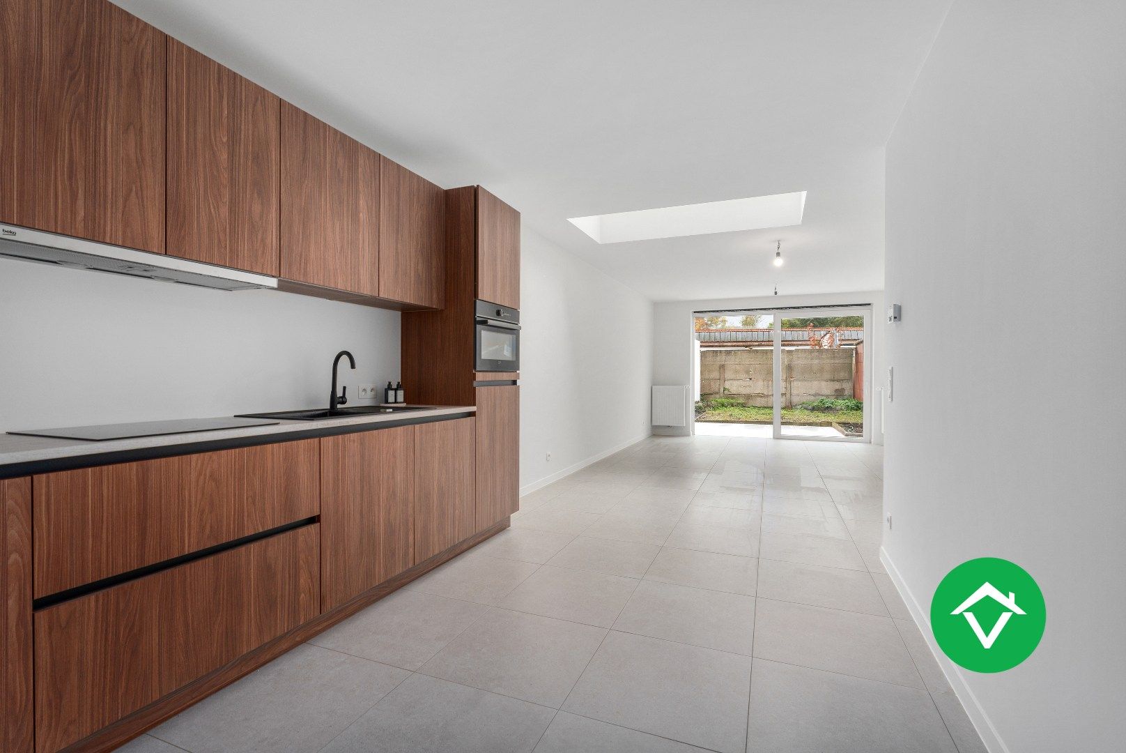 Rijwoning met 4 slaapkamers en stadstuin op centrale ligging te Roeselare foto 4