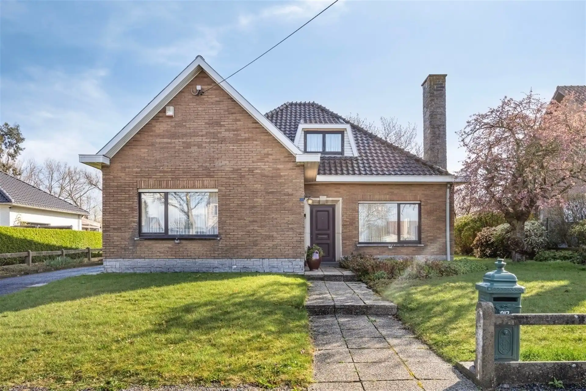 Villa met gelijkvloers wonen en zuidoost gerichte tuin foto 2