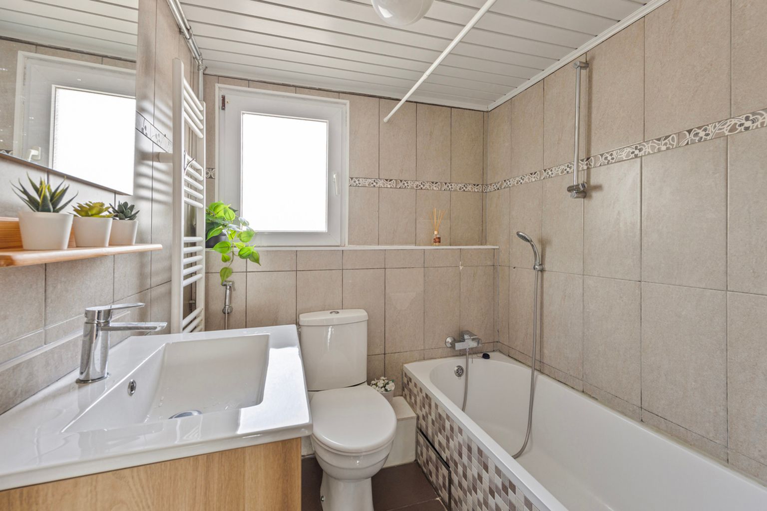 Gerenoveerde 3-gevelwoning, 4 slaapkamers te Asse foto 12