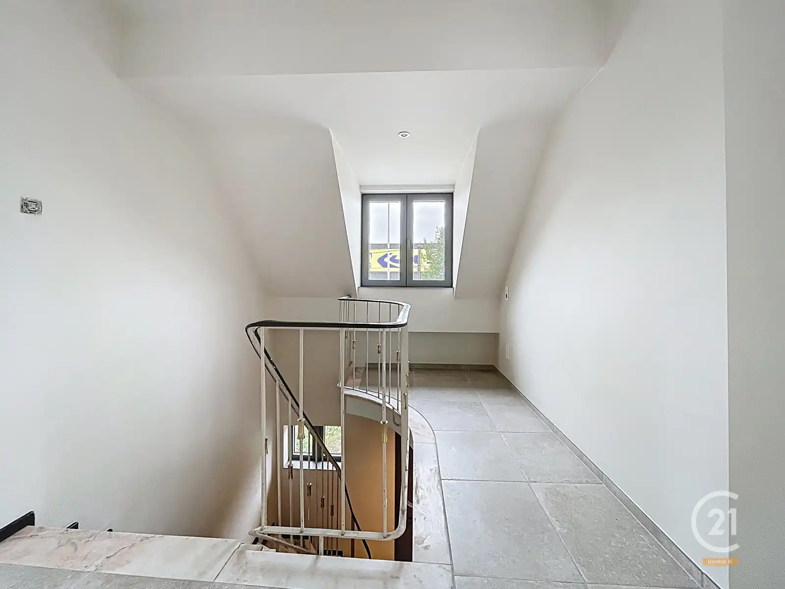 Volledig gerenoveerd (handels)huis met woonst op toplocatie! foto 8