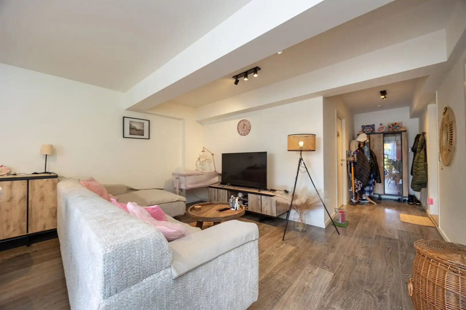 Gelijkvloers appartement met terras en parking op rustige locatie foto 6