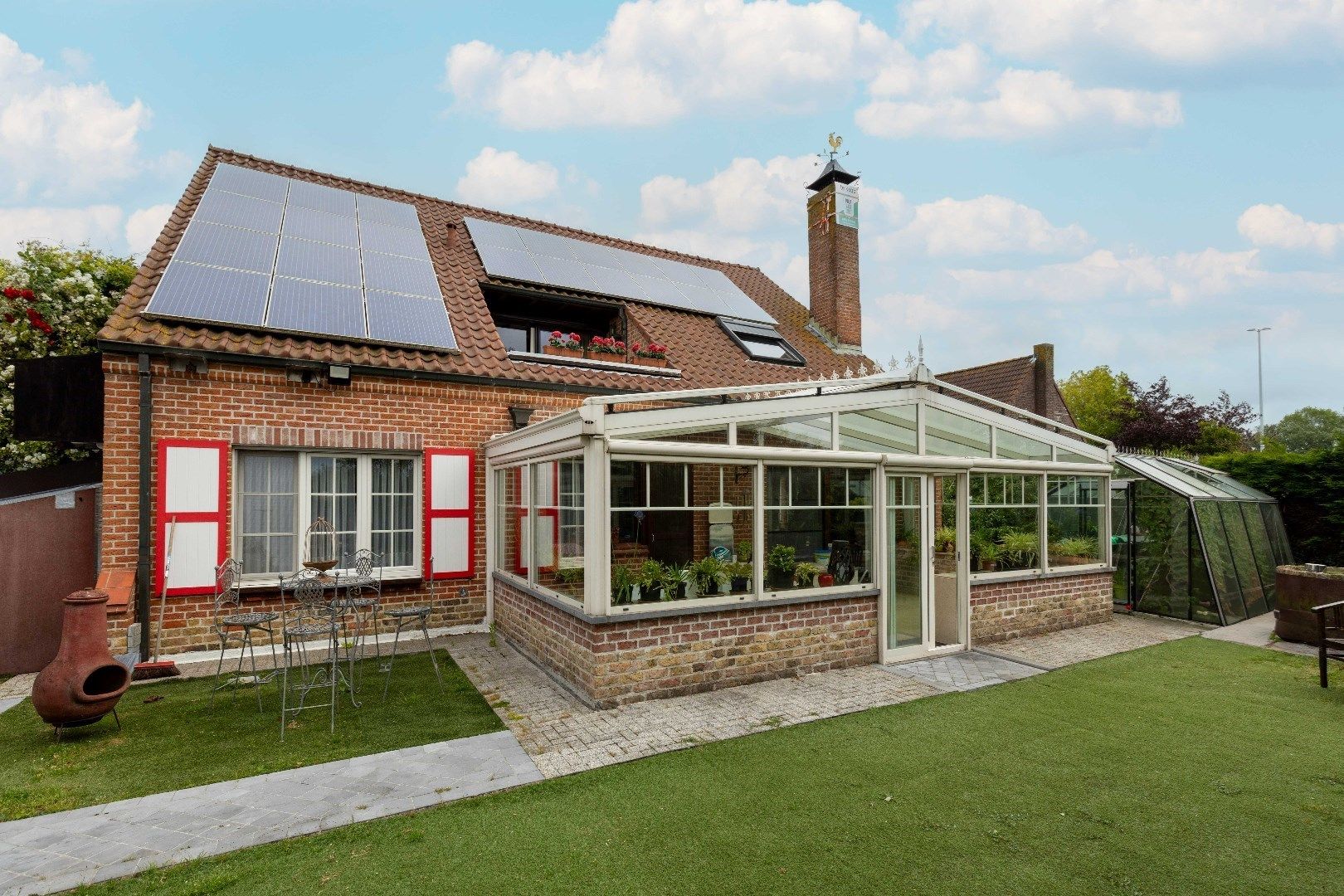 Rustig gelegen, super energiezuinige en verrassend ruime villa met zongerichte tuin te Westkapelle. foto 3