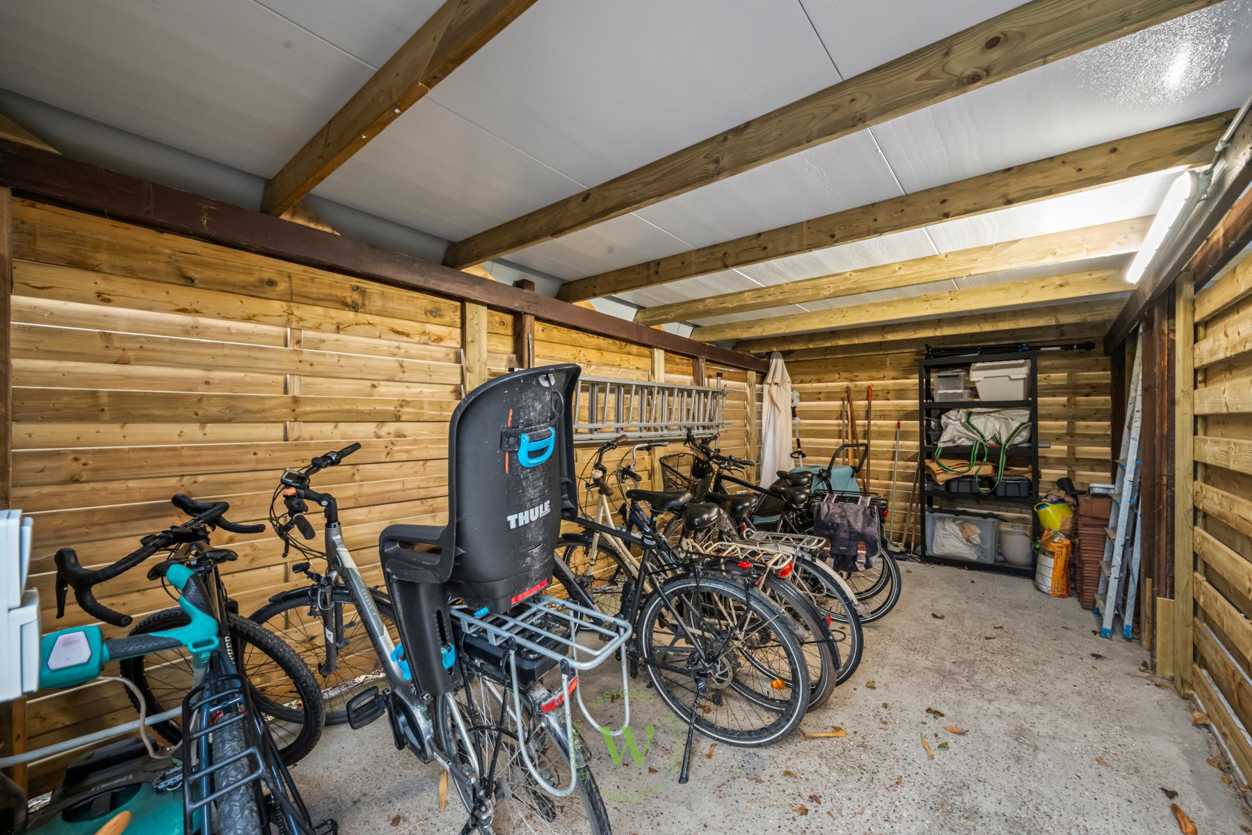 Lichtrijk duplexappartement met tuin en carport in Sijsele foto 22