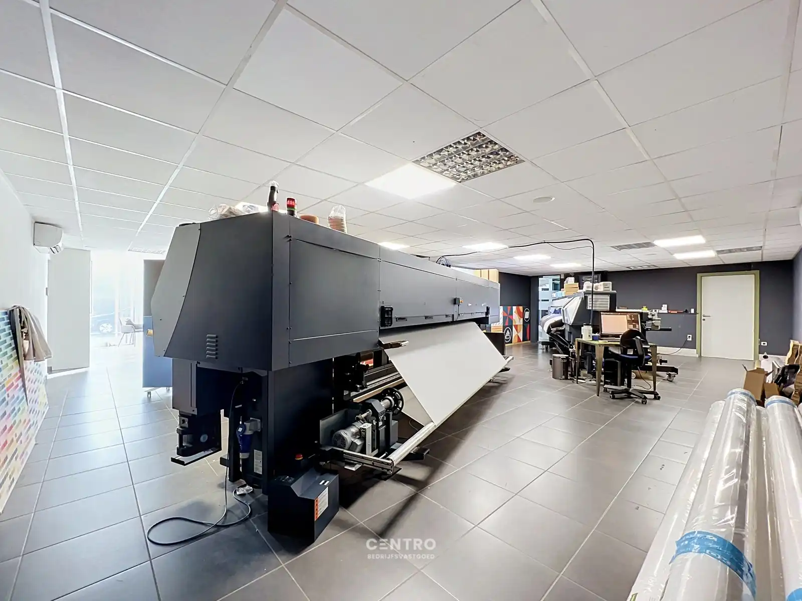 Multifunctioneel bedrijfsgebouw op een perceel van 10.321 m² te Kuurne! foto 33