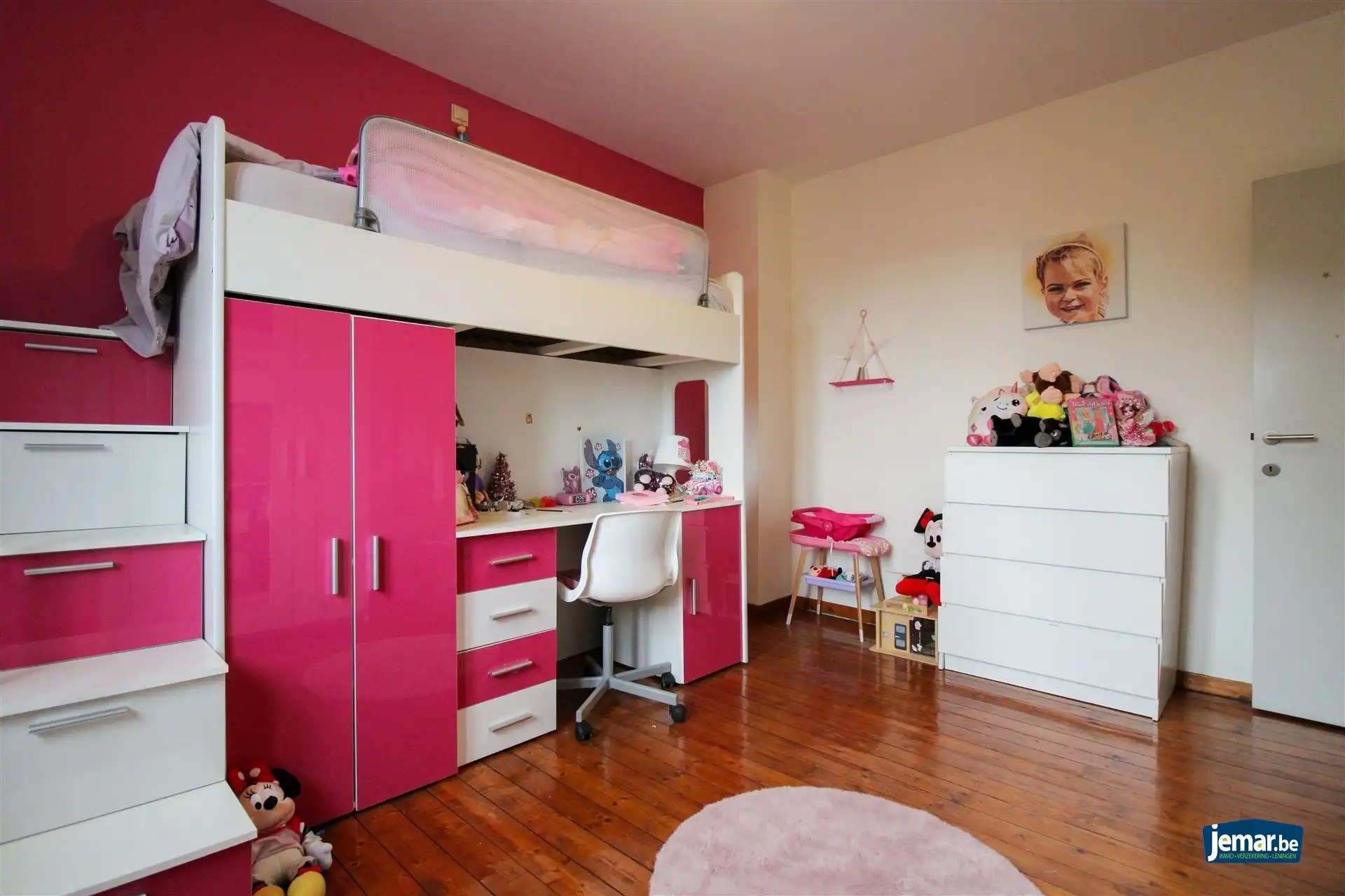 Instapklare en energiezuinige gezinswoning met 5 slaapkamers, zwembad en topligging in Rekem – comfort en ruimte verzekerd! foto 11