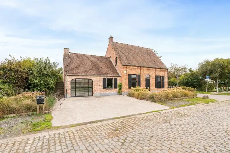 Instapklare karaktervolle OB met 5 slpkmrs met mooie tuin in groene omgeving! foto {{pictureIndex}}