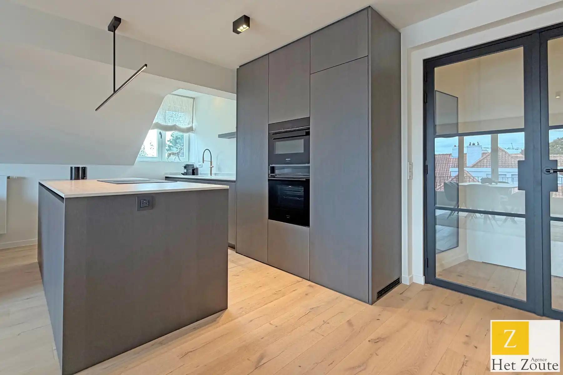 Gerenoveerd appartement in hartje Zoute foto 5