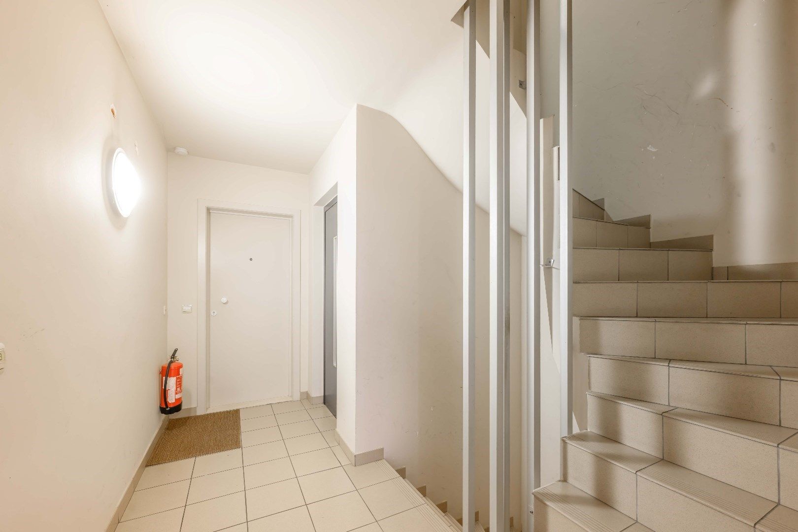 RUIM APPARTEMENT (102 m²) MET 3 SLPKS | BERGING | AUTOSTAANPLAATS  foto 11