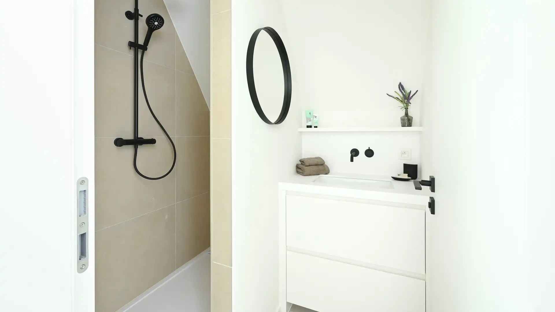 Alleenstaande villa uitzonderlijk rustig gelegen in een groene omgeving, aan de rand van het Zoute vlakbij de Kalfsmolen en de Graaf Jansdijk. foto 28