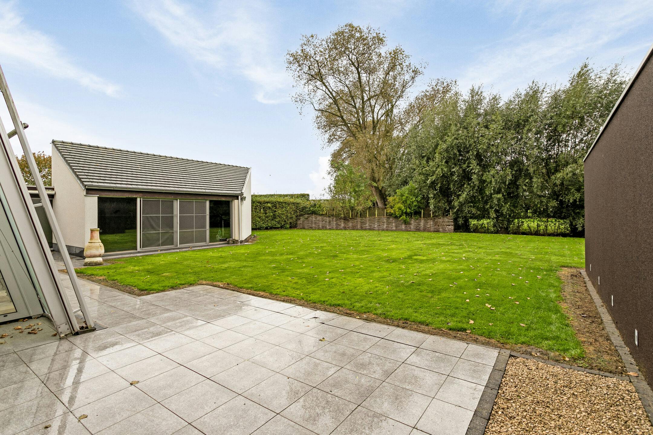 Ruime villa met praktijkruimte te koop in Sint-Baafs-Vijve foto 17