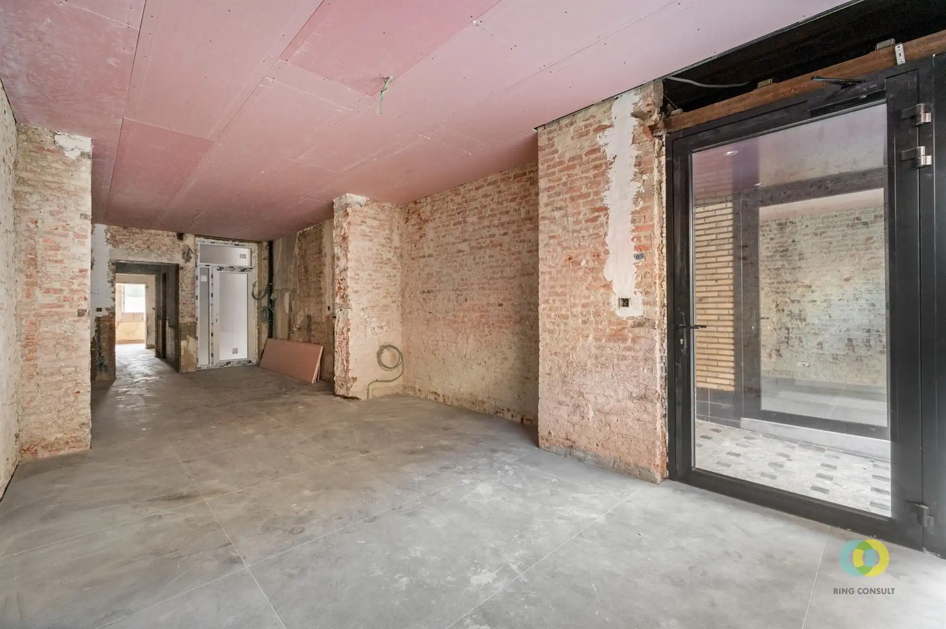 commerciële gelijkvloers - winkelstraat foto {{pictureIndex}}