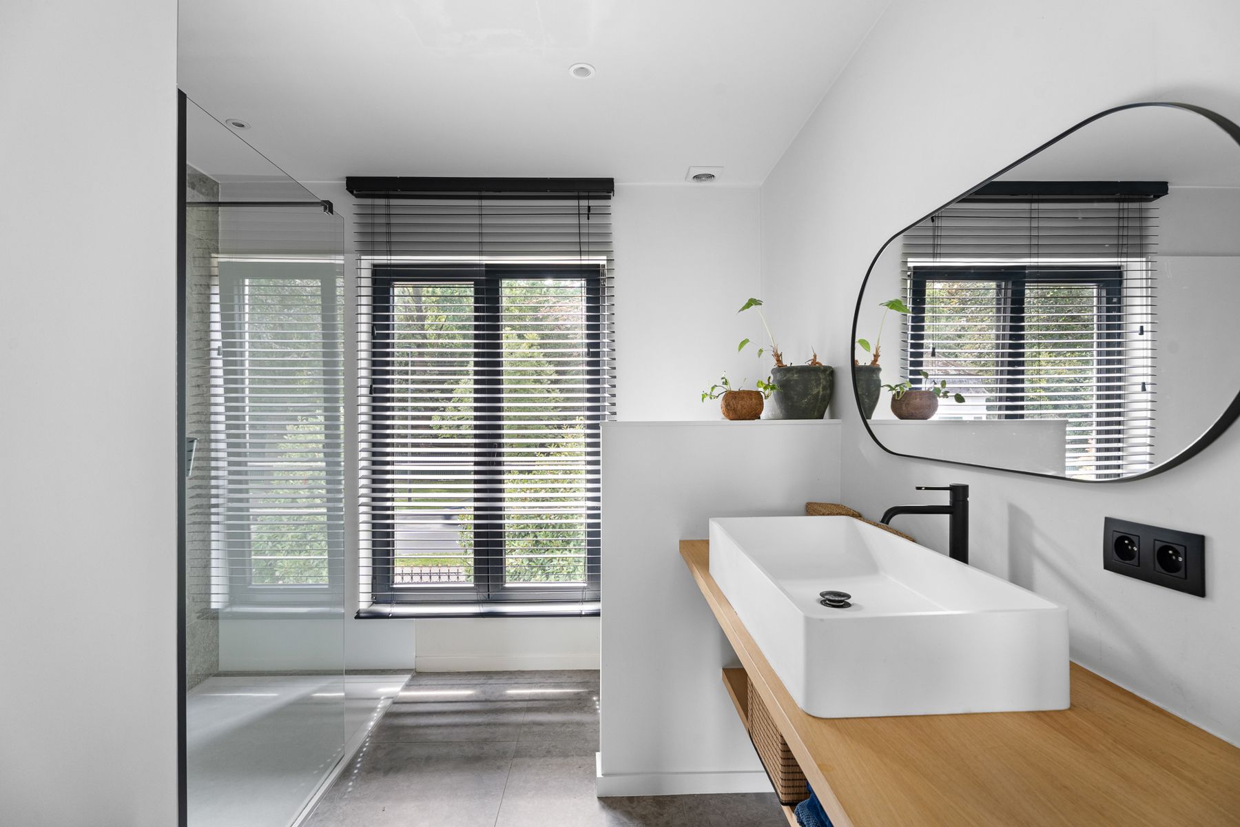 Moderne, riante en luxueuze, villa op gunstige ligging foto 20