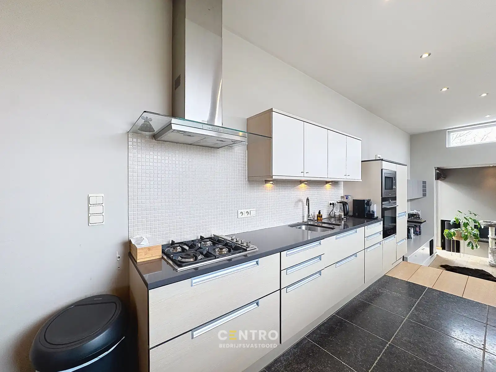 Volledig ingericht restaurant met woonst op CHARMANTE ligging te Oostende! foto 32