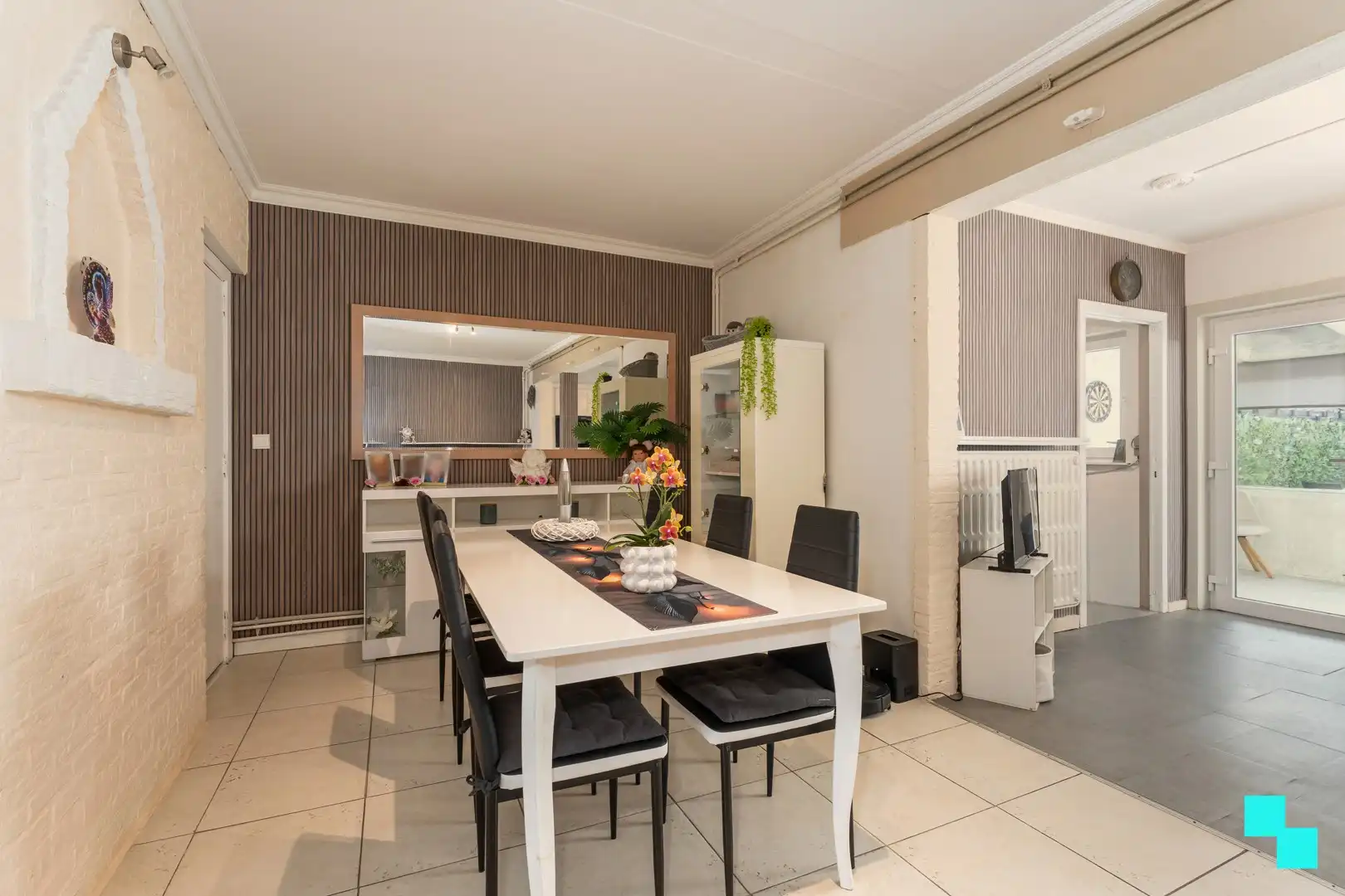 Zuidgerichte woning met uitweg en aparte garage - Assebroek foto 8