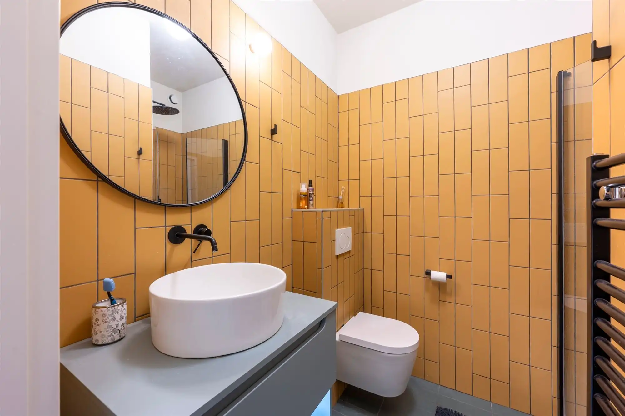 Moderne studentenkamer met eigen sanitair foto 6