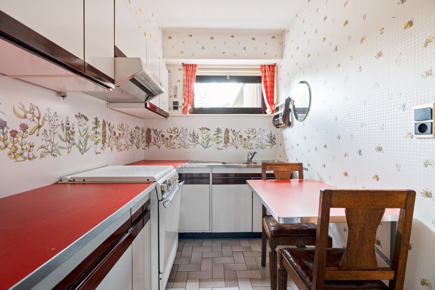 Top gelegen, grote woning met gigantische inpandige garage en diepe tuin in centrum Kapellen foto 17