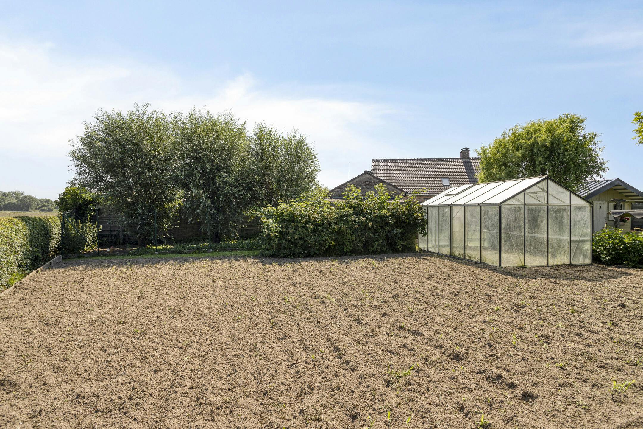 Karaktervolle villa op ruim perceel te koop in Roeselare foto 13