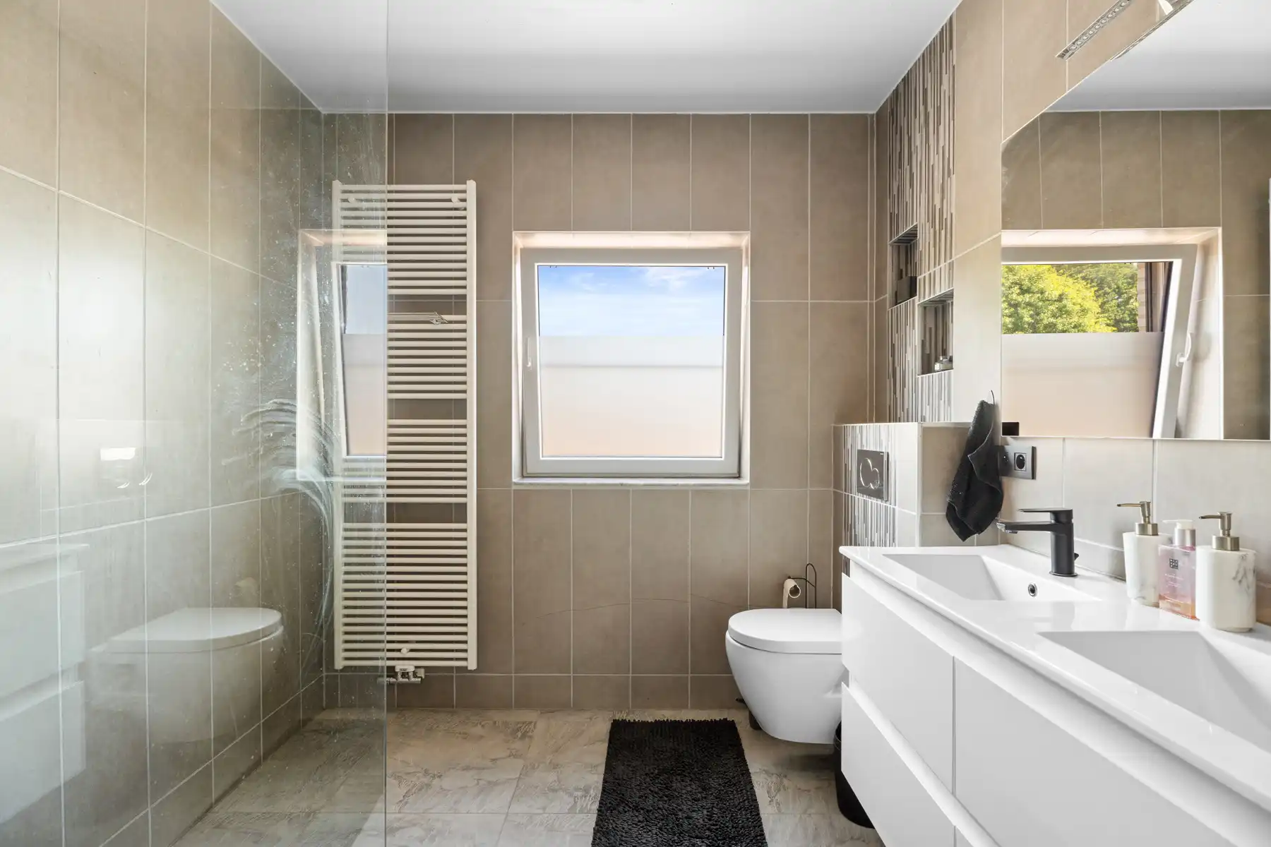 Ruime woning met 4 slaapkamers, instapklaar en energiezuinig foto 7