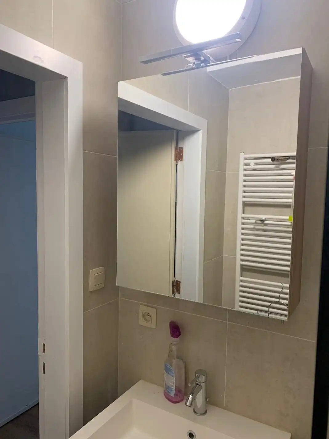 Ongemeubeld éénslaapkamer-appartement met frontaal zeezicht foto 13