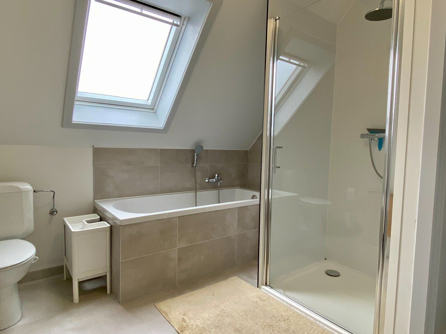 Verzorgde woning met drie slaapkamers en zuidgerichte tuin te huur in mooie buurt te Kuurne! foto 13