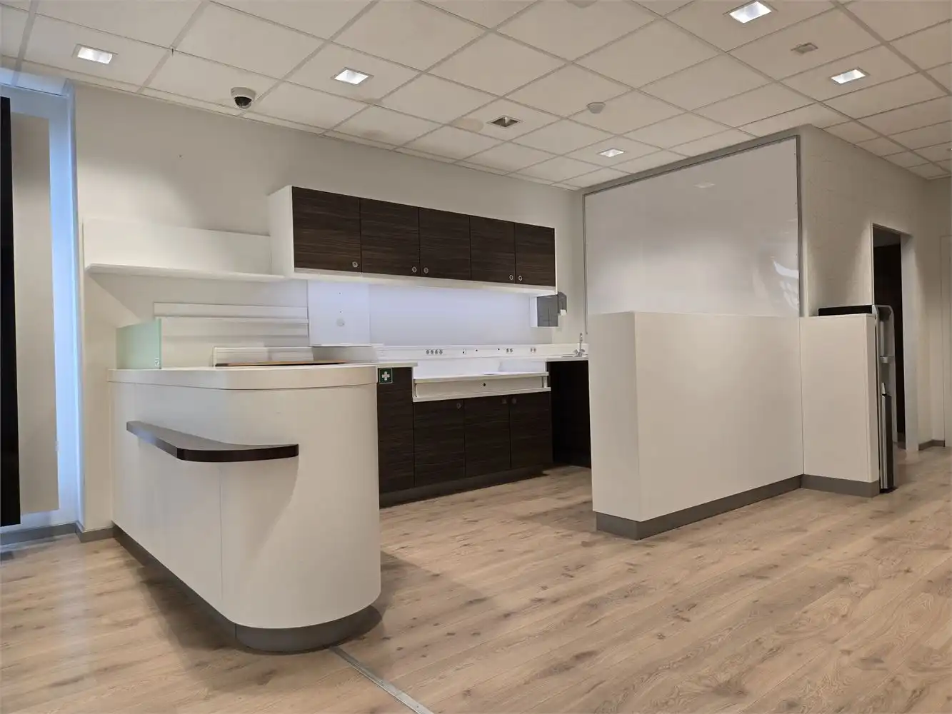 Ruim handelspand met brede vitrine in hartje Lier foto 8