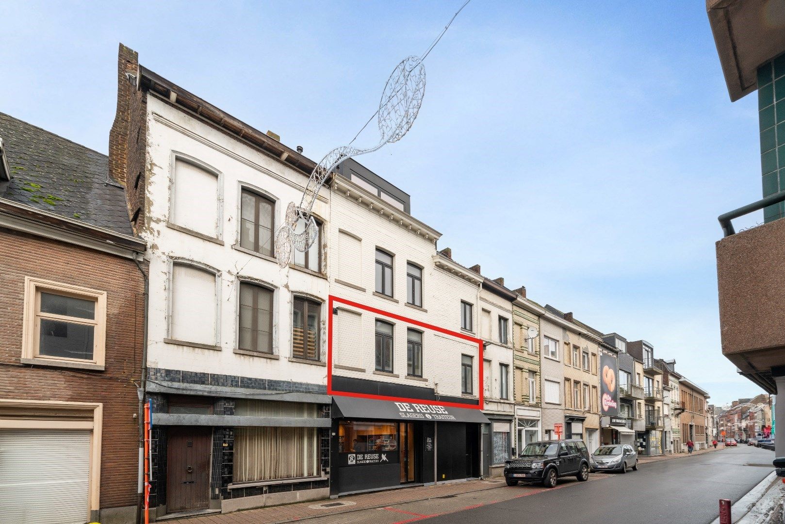 TE KOOP - gerenoveerd appartement met 1 slaapkamer en bureau foto 2