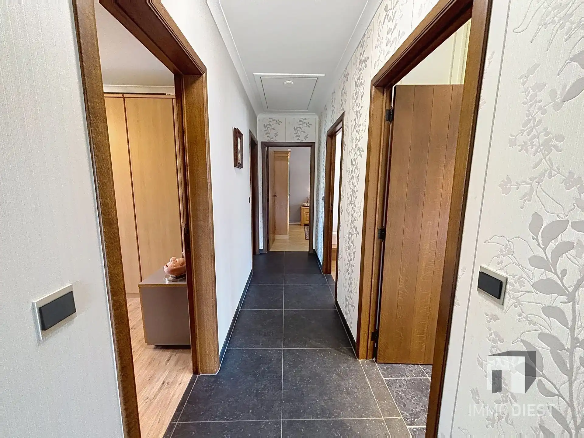Gelijkvloerse woning met 4 slaapkamers en een volwaardige kelder foto 16