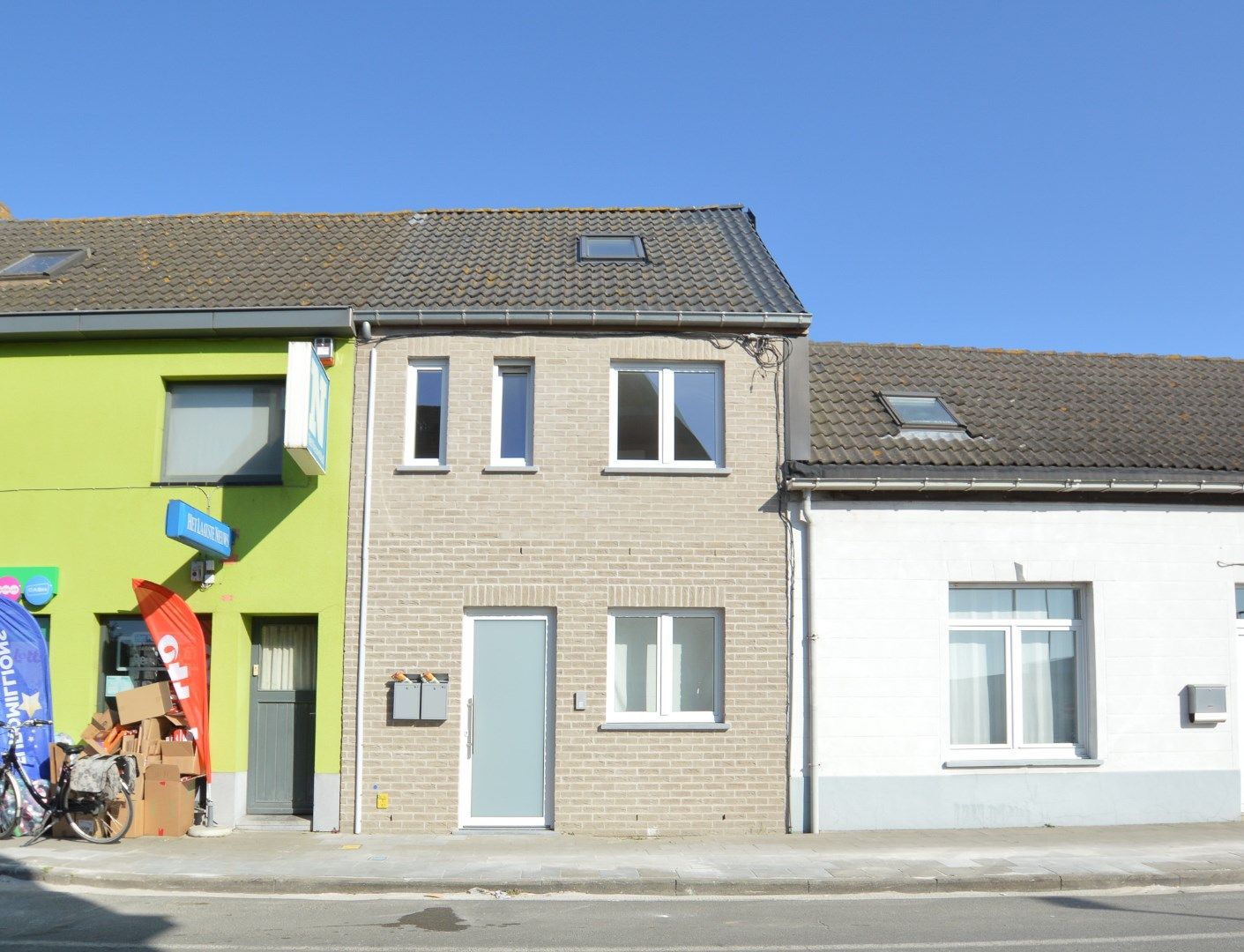 Volledig gerenoveerd appartement te huur in hartje Oudenburg  foto {{pictureIndex}}